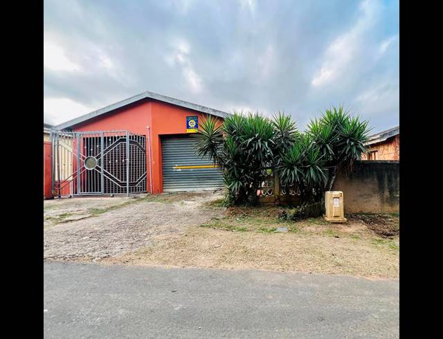 3 BEDROOM HOUSE FOR SALE IN CASTLE HILL